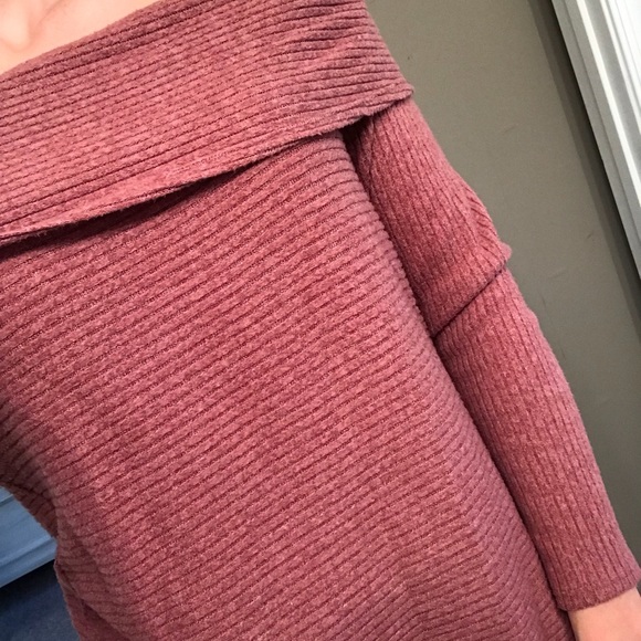 Off The Shoulder Ribbed Sweater - Picture 3 of 3